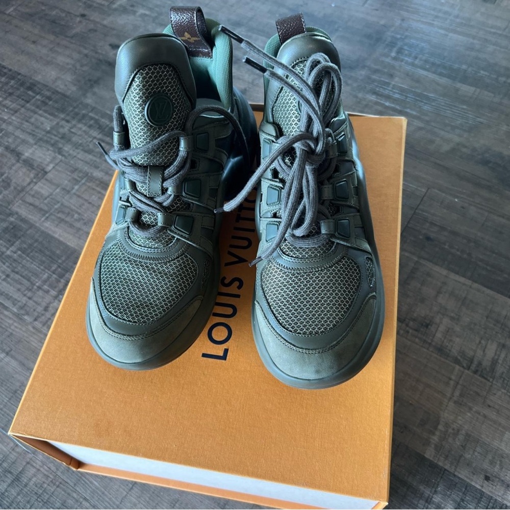 Women Louis Vuitton Olive High-Top Sneakers Size 38.5